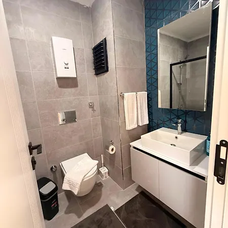 Okurcalar 126 M Havuzlu Bir Yatak Odali Apartman