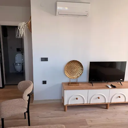 Okurcalar 126 M Havuzlu Bir Yatak Odali Apartament Alanya