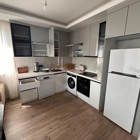 Okurcalar 126 M Havuzlu Bir Yatak Odali Alanya
