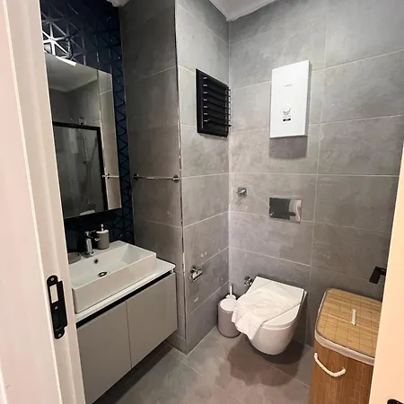 Okurcalar 126 M Havuzlu Bir Yatak Odali Apartman